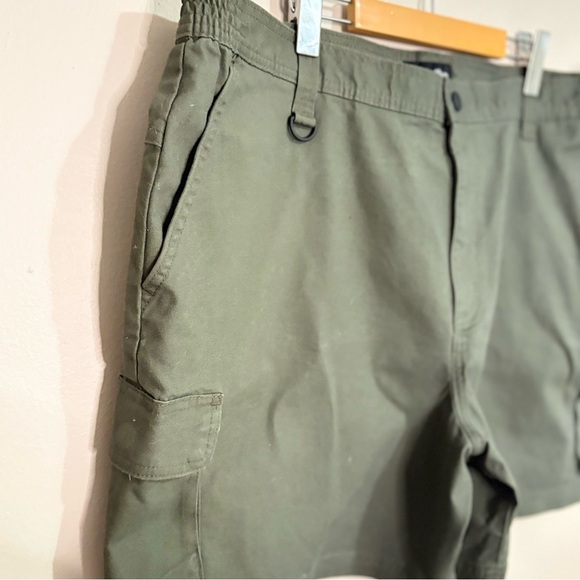 Wind River Green Cargo Shorts with Utility Design 42X6 - Picture 5 of 16